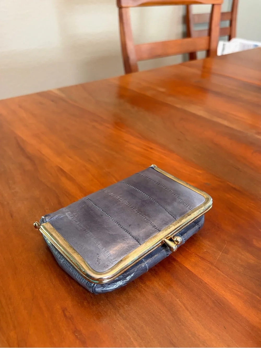 Classic Kiss-Lock Leather Clutch Wallet Cosmetic Case Eel Skin Grey